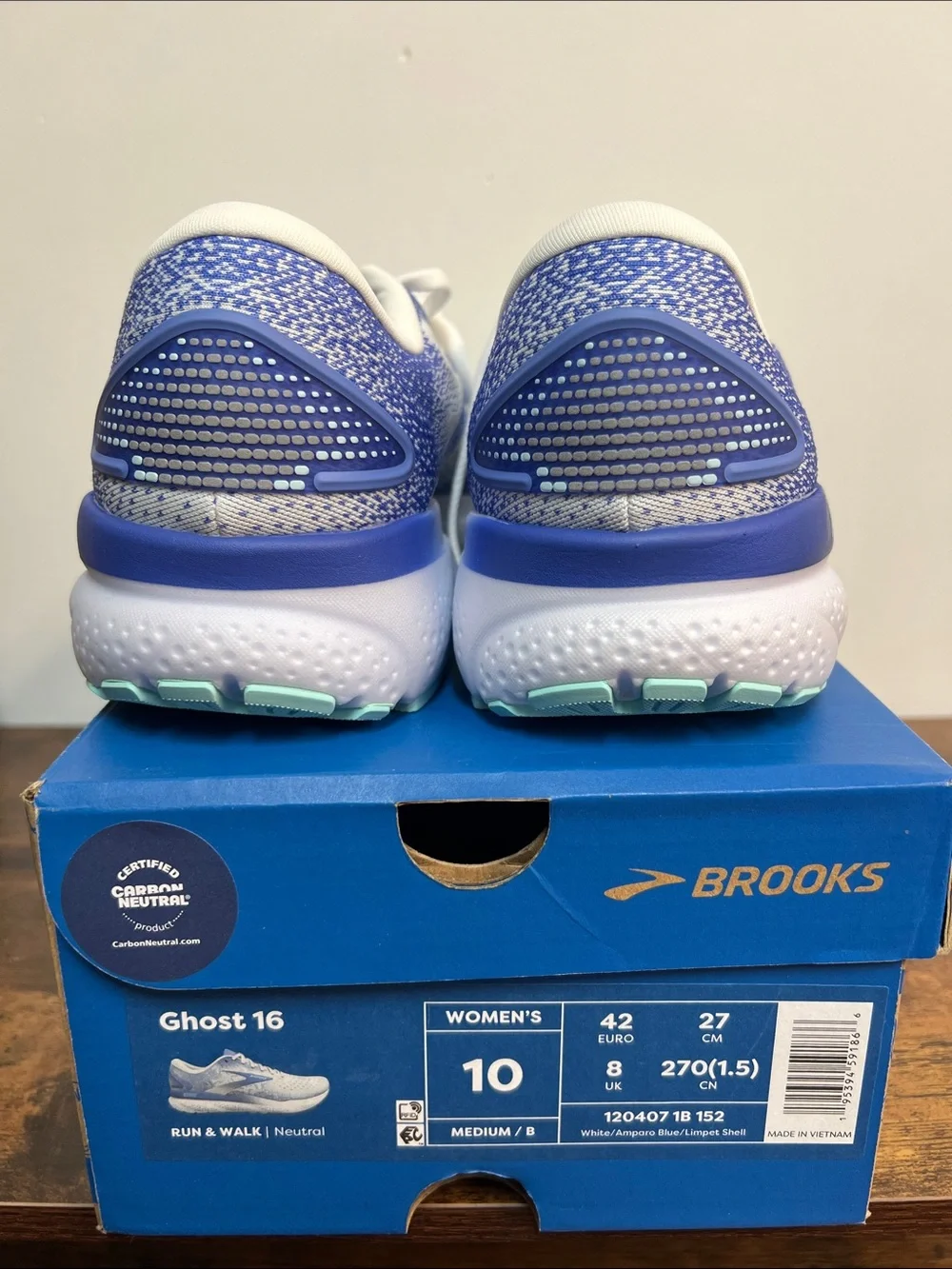 Brooks like new